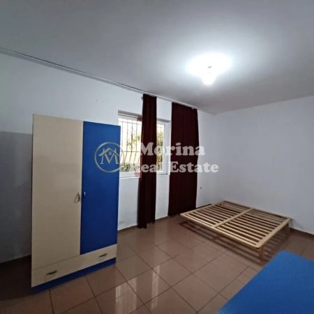 Tirane, jepet me qera shtepi 2+1 Kati 1, 350 € (Kinostudio)