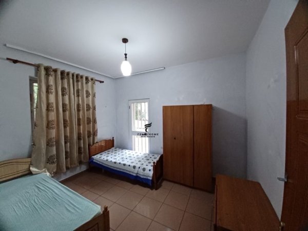 Tirane, jepet me qera shtepi 3+1 Kati 1, 120 m² 350 € (KINOSTUDIO)