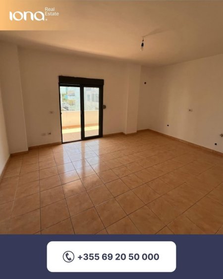 Golem, shitet apartament 1+1 Kati 4, 882 m² 70.000 € (250m Distanc Nga Deti)