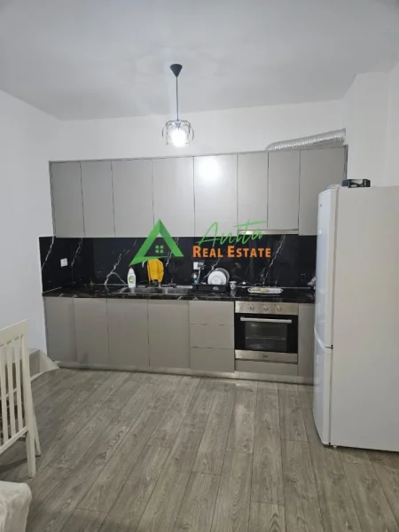 Tirane, jepet me qera apartament 1+1+Ballkon Kati 8, 70 m² 50 000 Lek (Asl 2, Rruga Sadik Petrela)