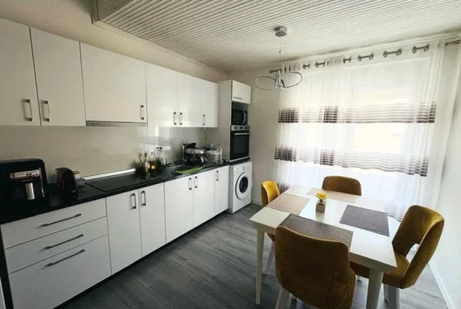 Tirane, jepet me qera apartament 1+1+Ballkon Kati 3, 65 m² 500 € (Shkolla e Baletit, prane BKT)