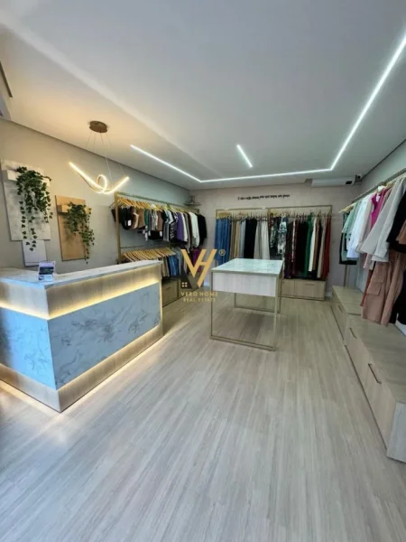 Tirane, jepet me qera dyqan Kati 1, 65 m² 800 € (MINE PEZA)