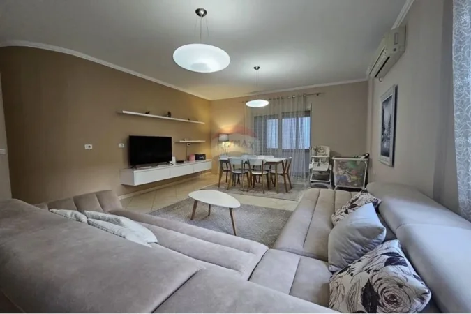 Tirane, shitet apartament 2+1+Ballkon , 124 m² 230.000 € 