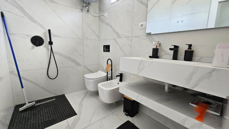 Tirane, jap me qera apartament 3+1 Kati 0, 1 m² 