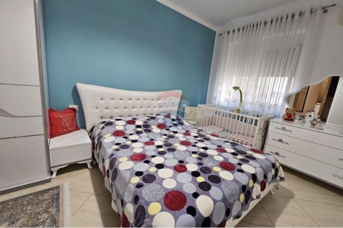 Tirane, shitet apartament 2+1+Ballkon , 124 m² 230.000 € 