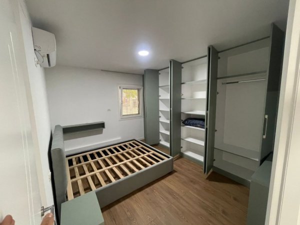 Tirane, jepet me qera apartament 2+1 Kati 1, 80 m² 700 € (rruga muhamet gjollesha)