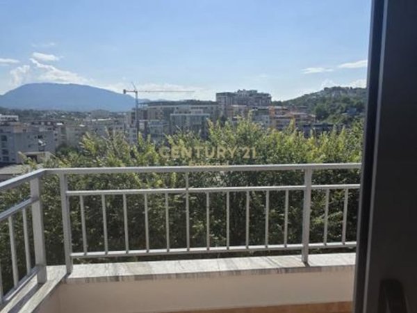 Tirane, jepet me qera apartament 1+1 Kati 4, 67 m² 550 € 