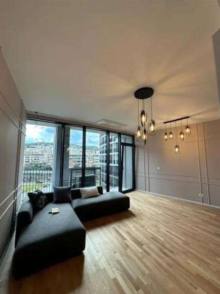 Tirane, jepet me qera apartament 2+1 Kati 4, 110 m² 1.800 € (LAKE VIEW)