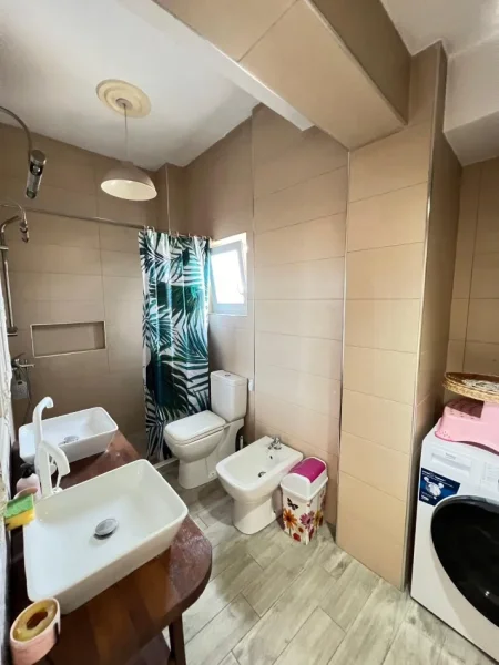 Tirane, shitet apartament 2+1+Aneks+Ballkon Kati 4, 100 m² 173.000 € 