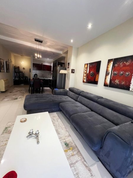 Tirane, jepet me qera apartament 2+1+Ballkon Kati 4, 86 m² 800 € (Rruga e DIbres/Rr.Gjon Buzuku)