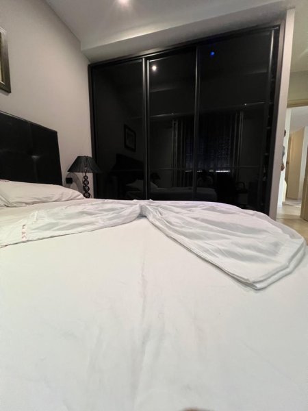 Tirane, jepet me qera apartament 2+1+Ballkon Kati 4, 86 m² 800 € (Rruga e DIbres/Rr.Gjon Buzuku)
