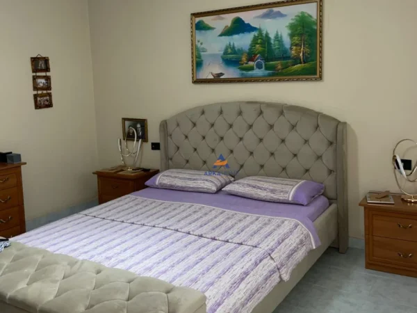 Tirane, shitet Vile 3+1+Ballkon Kati 3, 214 m² 321.750 € (NDODHET PRANE STACIONIT TE TRENIT, DISPANCERIA.)