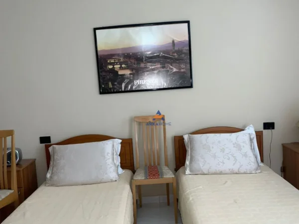 Tirane, shitet Vile 3+1+Ballkon Kati 3, 214 m² 321.750 € (NDODHET PRANE STACIONIT TE TRENIT, DISPANCERIA.)