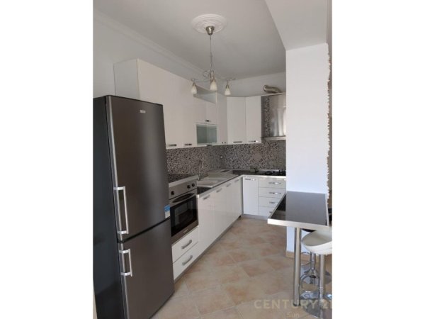 Durres, shitet apartament 3+1 Kati 5, 174 m² 170.000 € (Stadiumi , Durres)