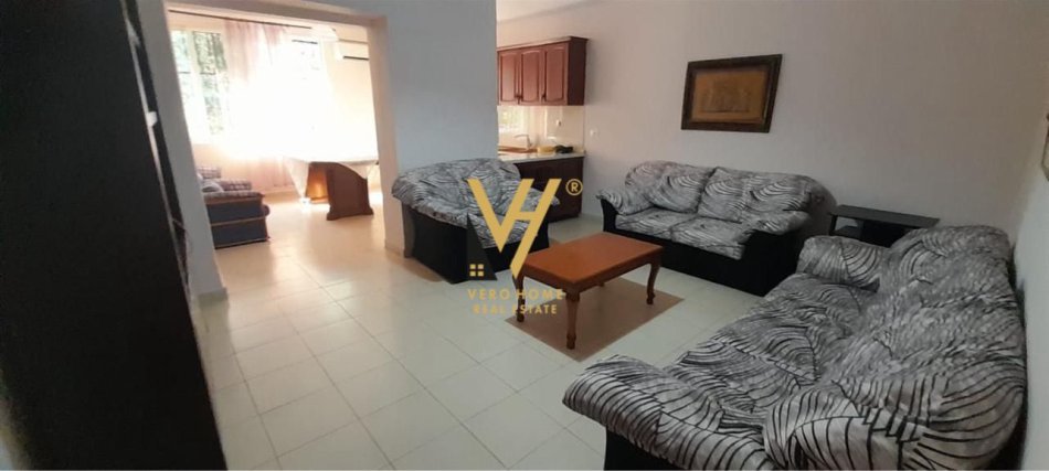 Tirane, jepet me qera apartament 2+1+Ballkon Kati 1, 90 m² 500 € (OXHAKU)