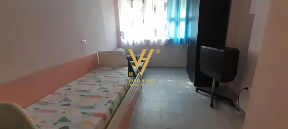 Tirane, jepet me qera apartament 2+1+Ballkon Kati 1, 90 m² 500 € (OXHAKU)