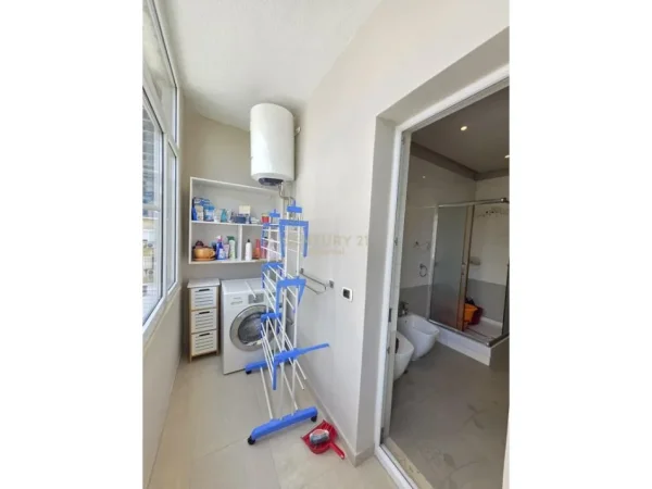 Tirane, shitet apartament 2+1+Ballkon Kati 5, 94 m² 250.000 € (rruga vaso pasho)