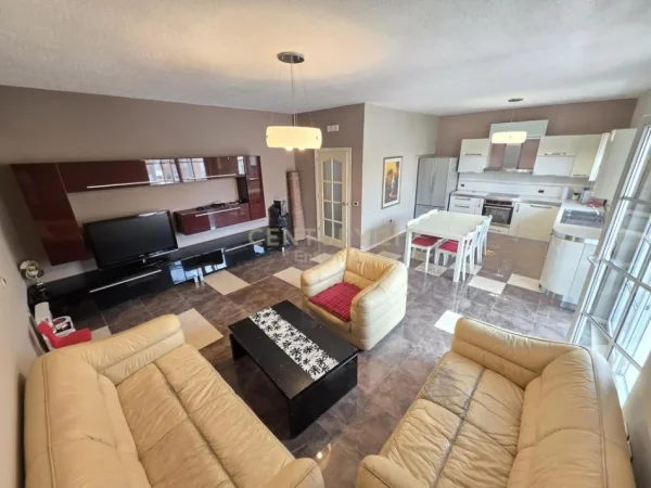 Tirane, shitet apartament 2+1+Ballkon Kati 5, 94 m² 250.000 € (rruga vaso pasho)