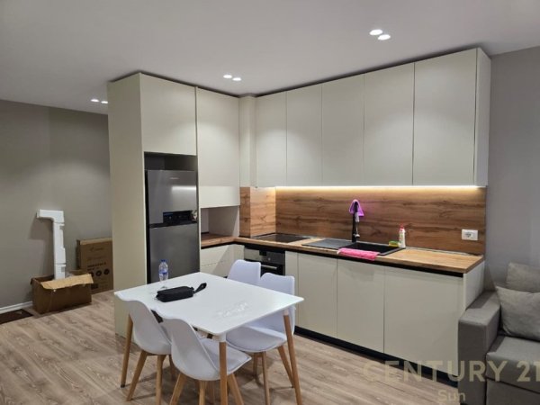 Tirane, jepet me qera apartament 2+1 Kati 2, 84 m² 500 € (QTU)