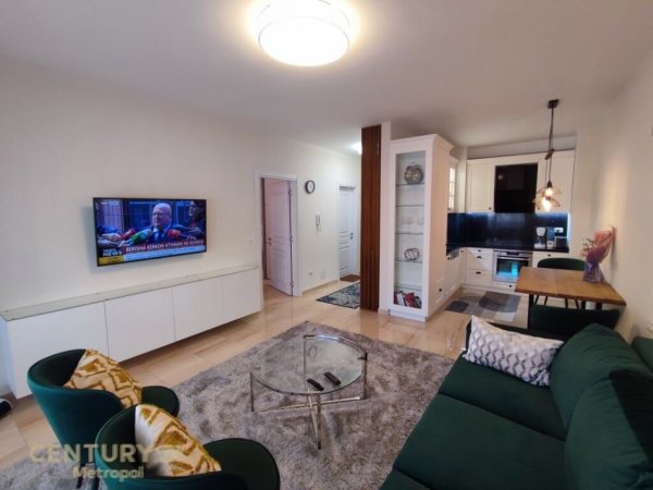 Tirane, jepet me qera apartament 1+1 Kati 3, 75 m² 700 € (Stacioni i Trenit)