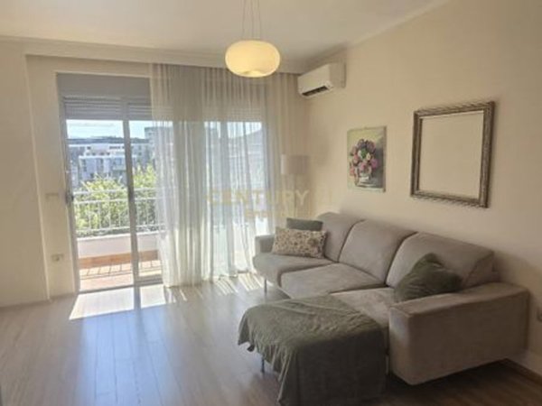 Tirane, jepet me qera apartament 1+1 Kati 4, 67 m² 550 € (Liqeni i Thate)