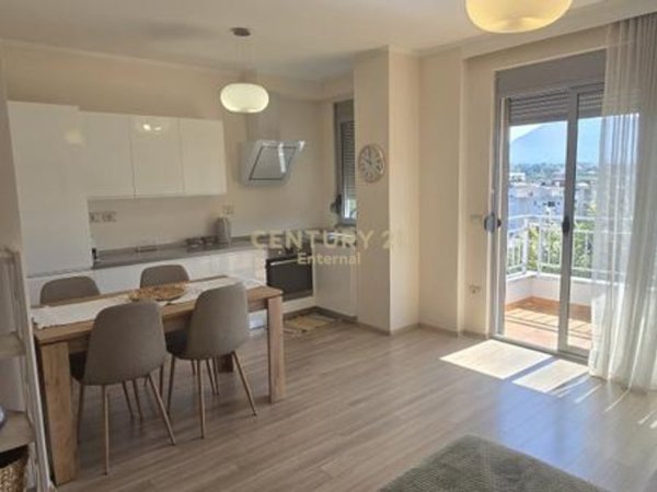 Tirane, jepet me qera apartament 1+1 Kati 4, 67 m² 550 € (Liqeni i Thate)