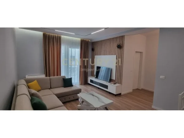 Tirane, jepet me qera apartament 2+1 Kati 6, 117 m² 850 € (Fusha Aviacionit)