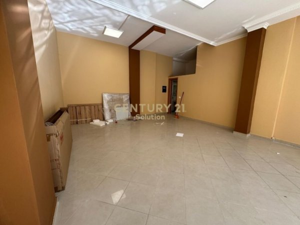 Tirane, shitet ambjent biznesi Kati 0, 60 m² 210.000 € (Barrikada)