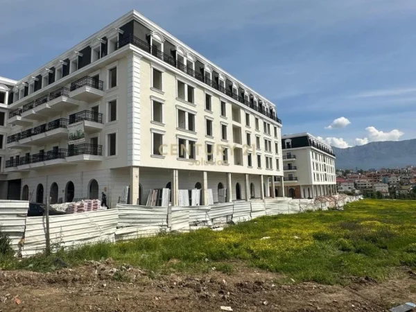 Tirane, shitet apartament 1+1 Kati 3, 61 m² 87.000 € (Sauk, Porta e Re)