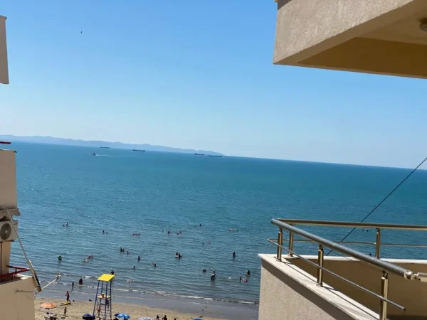 Durres, jepet me qera apartament 1+1+Ballkon Kati 5, 60 m² 400 € (STACIONI PARE PLAZH DURRES)