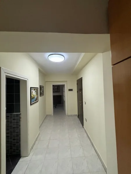 Tirane, jepet me qera apartament 1+1 Kati 5, 70 m² 700 € 