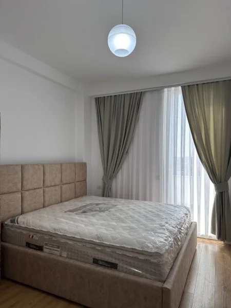 Tirane, jepet me qera apartament 2+1+Ballkon Kati 5, 113 m² 600 € (ASTIR)