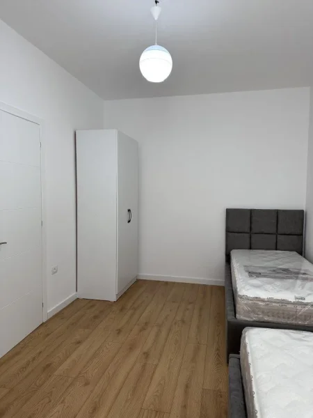 Tirane, jepet me qera apartament 2+1+Ballkon Kati 5, 113 m² 600 € (ASTIR)