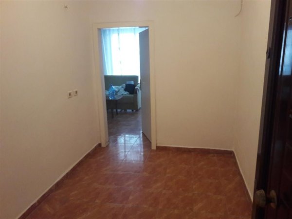 🏠 Jepet me Qira Apartament 1+1 – Rruga e Kavajës afer 21 Dhjetorit 500 €