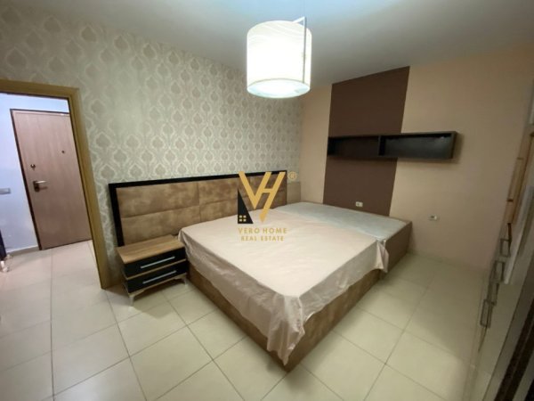 Tirane, jepet me qera apartament 2+1+Ballkon Kati 5, 90 m² 600 € (DISPANCERIA)
