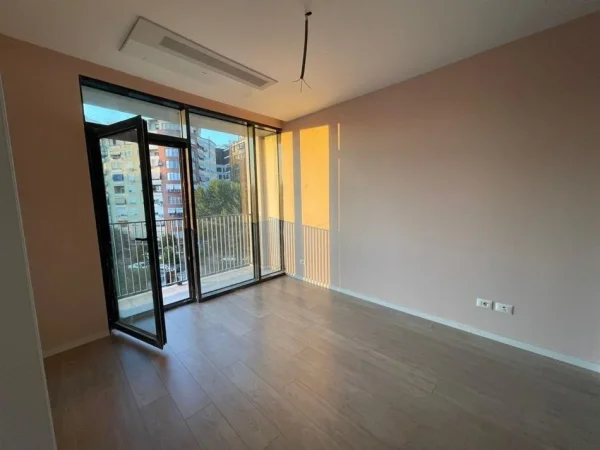 Tirane, jepet me qera ambjent biznesi Kati 3, 64 m² 850 € (lake view rezidenc)