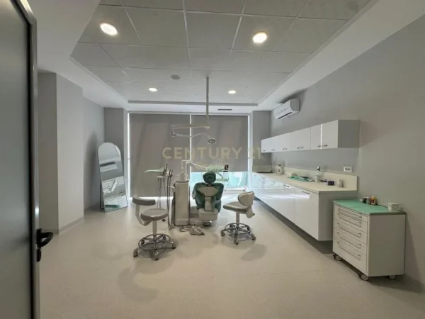 Tirane, shes ambjent biznesi Kati 1, 300 m² 300.000 € (Vasil Shanto)