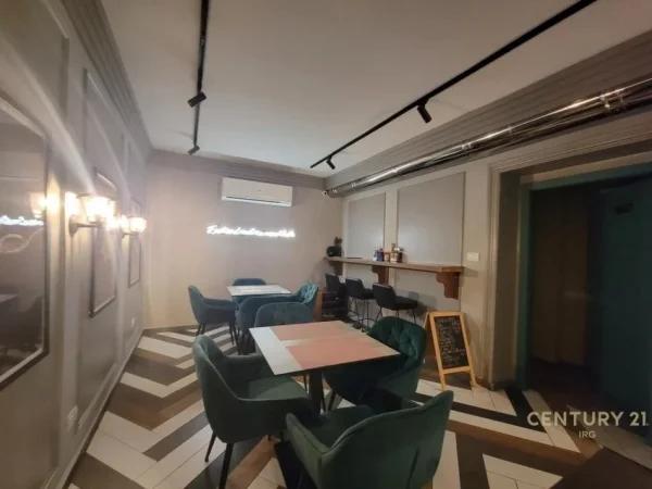 Tirane, jepet me qera ambjent biznesi Kati 0, 102 m² 2.000 € (MYSLYM SHYRIT)