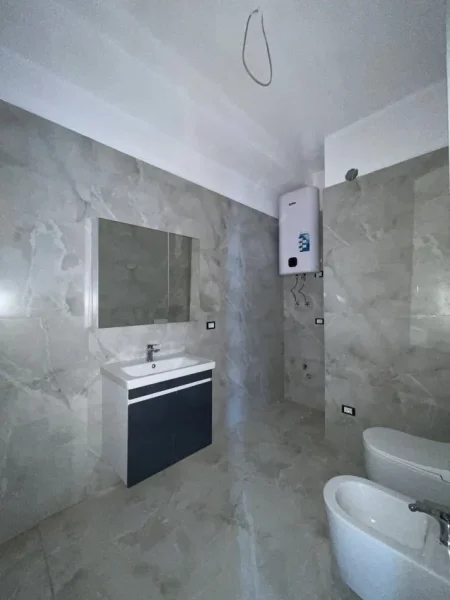 Tirane, shitet apartament 1+1+Ballkon Kati 7, 69 m² 194.000 € (Rruga tish daija)