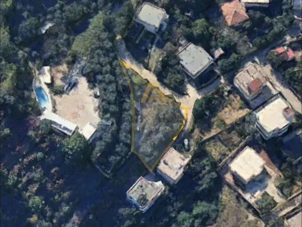 Tirane, shitet toke , 550 m² 50.000 € (Yrshek)