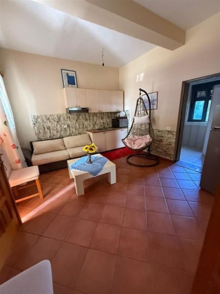 Tirane, jepet me qera apartament 2+1+Ballkon Kati 1, 85 m² 450 € (ASTIR)
