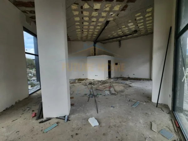 0683487469 Tirane, jepet me qera ambjent biznesi Kati 0, 92 m² 1.300 € (LIQENI I THATE)