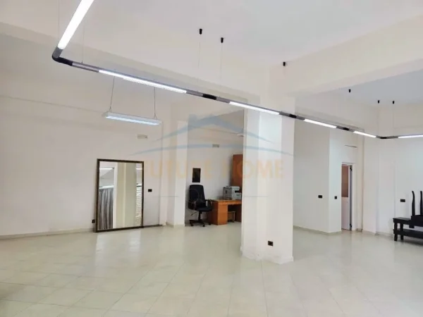 Durres, Qera 1+1 Kati 0, 110 m²