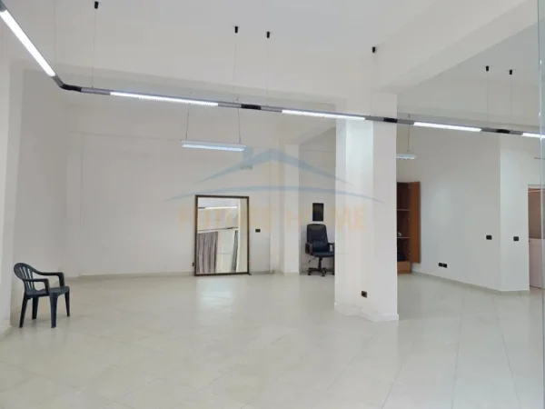 Durres, Qera 1+1 Kati 0, 110 m²