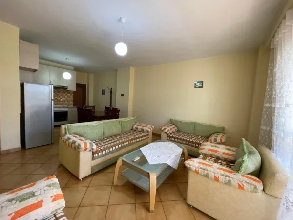 Tirane, jepet me qera apartament 2+1 Kati 2, 98 m² 600 € (Komuna e Parisit)