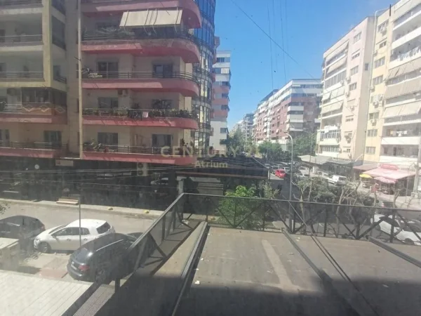 Tirane, shes ambjent biznesi Kati 1, 570 m² 685.000 € (Astir)
