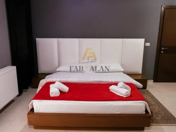 Korce, shitet hotel , 320 m² 500.000 € (Voskopoje)