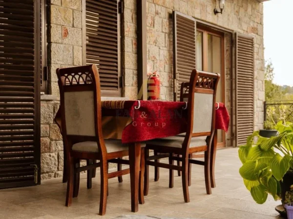 Korce, shitet hotel , 320 m² 500.000 € (Voskopoje)