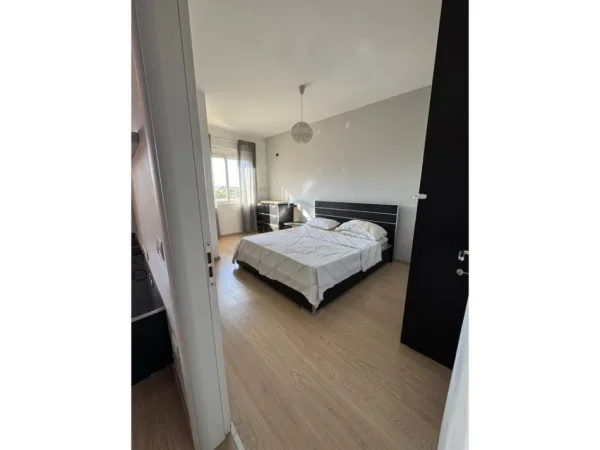 Tirane, jepet me qera apartament 1+1 Kati 4, 500 € 