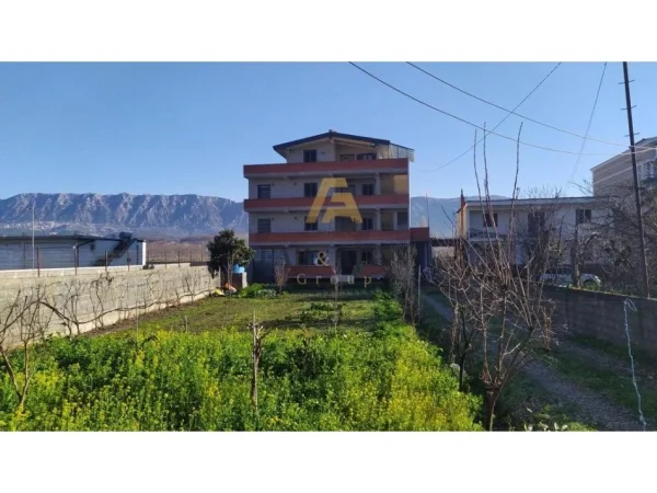 Fushe Kruje, shitet Godine 4 Katshe , 305.000 € (Fushe Kruje)